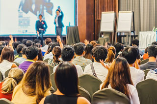 学术会议提问指南：从心态准备到技巧运用