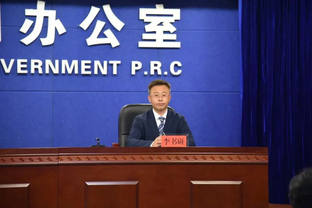 教育厅副厅长,任东北电力大学党委书记