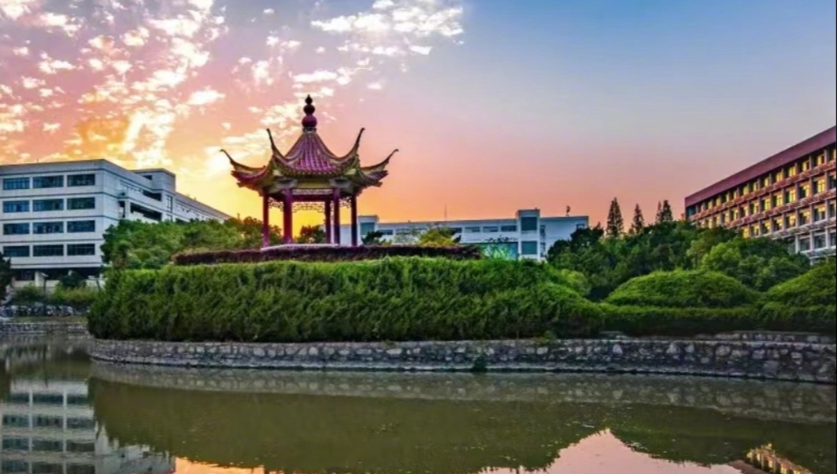 多个高校规定，现在连共一/通讯都不认了？