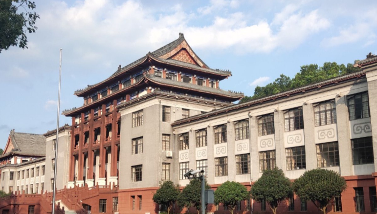 四川大学等多所高校出台毕业论文AIGC检测率具体规定，学生：自己写的有时候也会被检测为AI生成